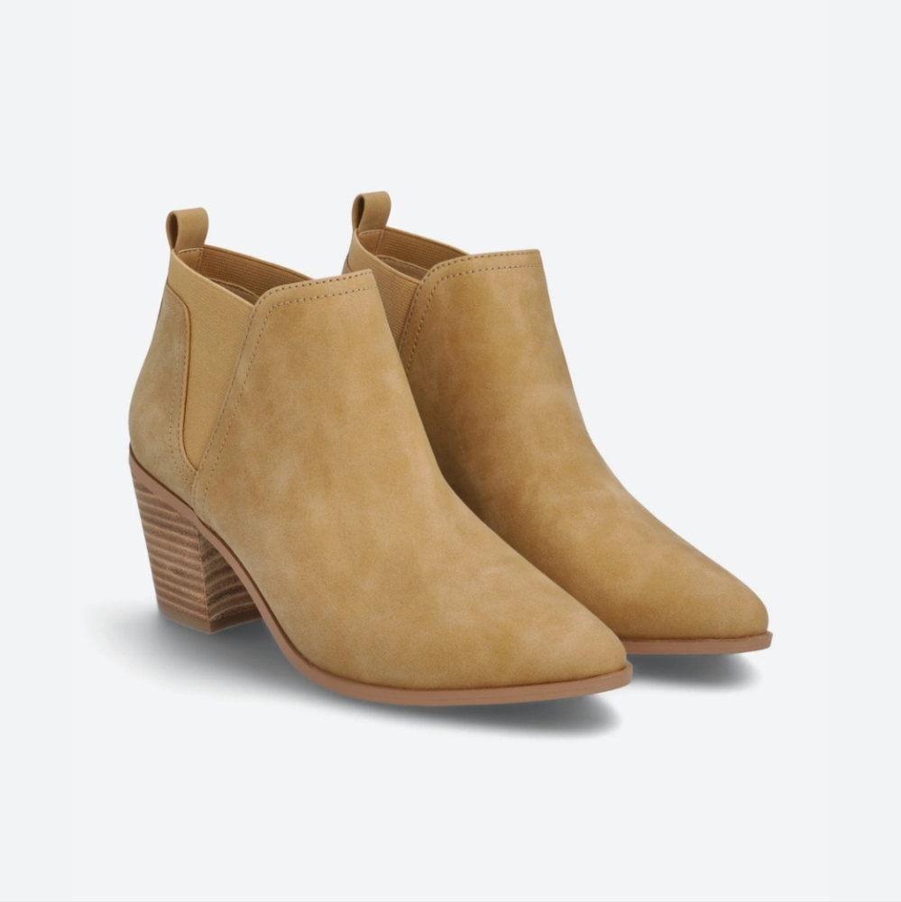 Fits like a 7.5!! DV by Dolce Vita Frilli Bootie